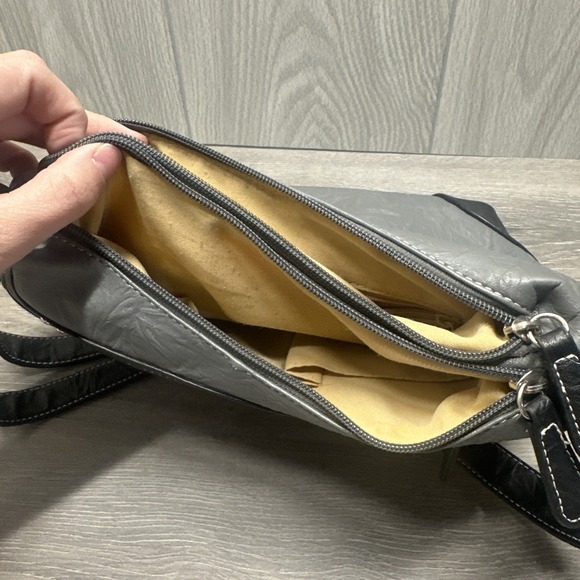Stone & Co. Leather Black Shoulder Bag Purse Top Zip Front And Back Pockets - Picture 5 of 7